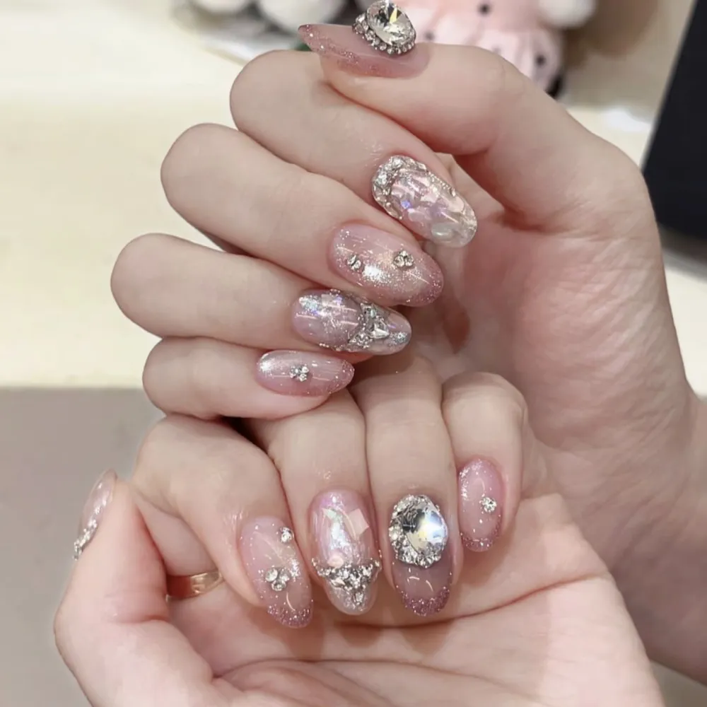 Nailhour 10Pcs Nude 3D Rhinestone Short Almond Press On Nails