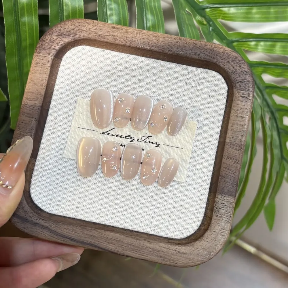 Nailhour 10Pcs Handmade Nude Cat Eye Medium Oval Rhinestone Press On Nails