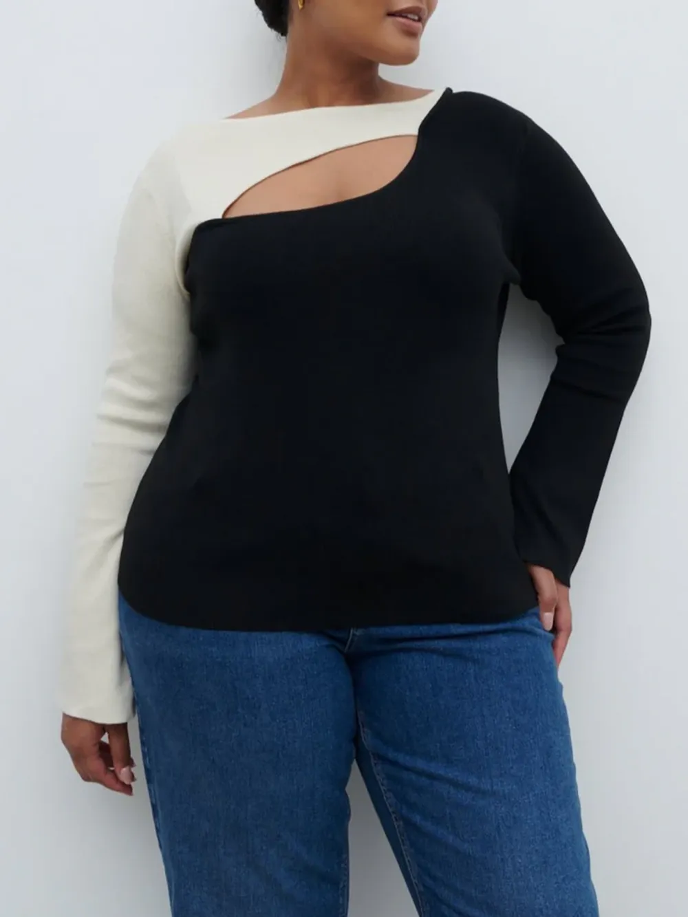 Contrast Knit Top Curve