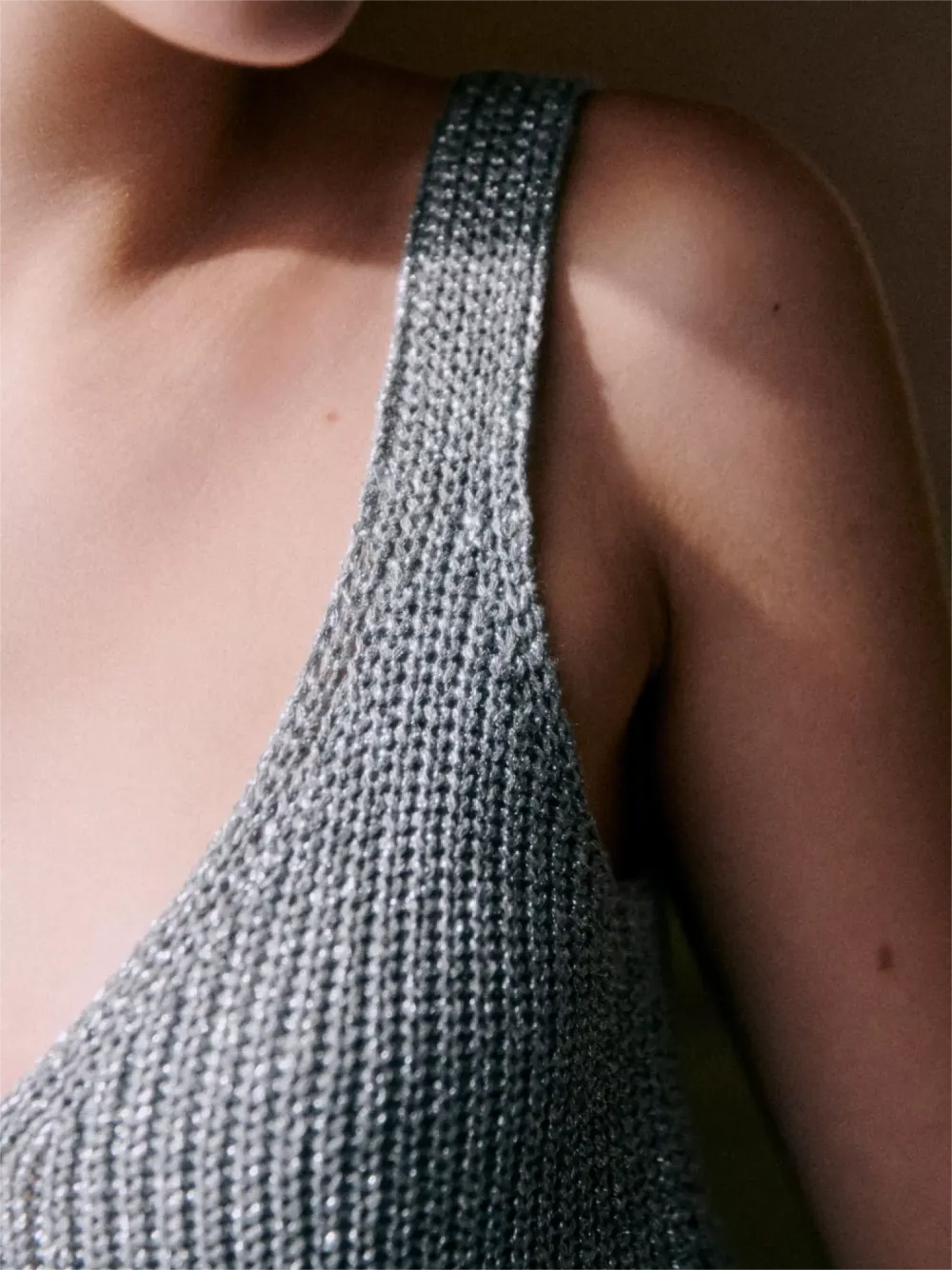 V-Neck Sleeveless Dresses