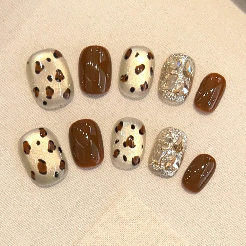Nailhour 10Pcs Brown Handmade Rhinestone Cat Eye 3D Short Squoval Press On Nails