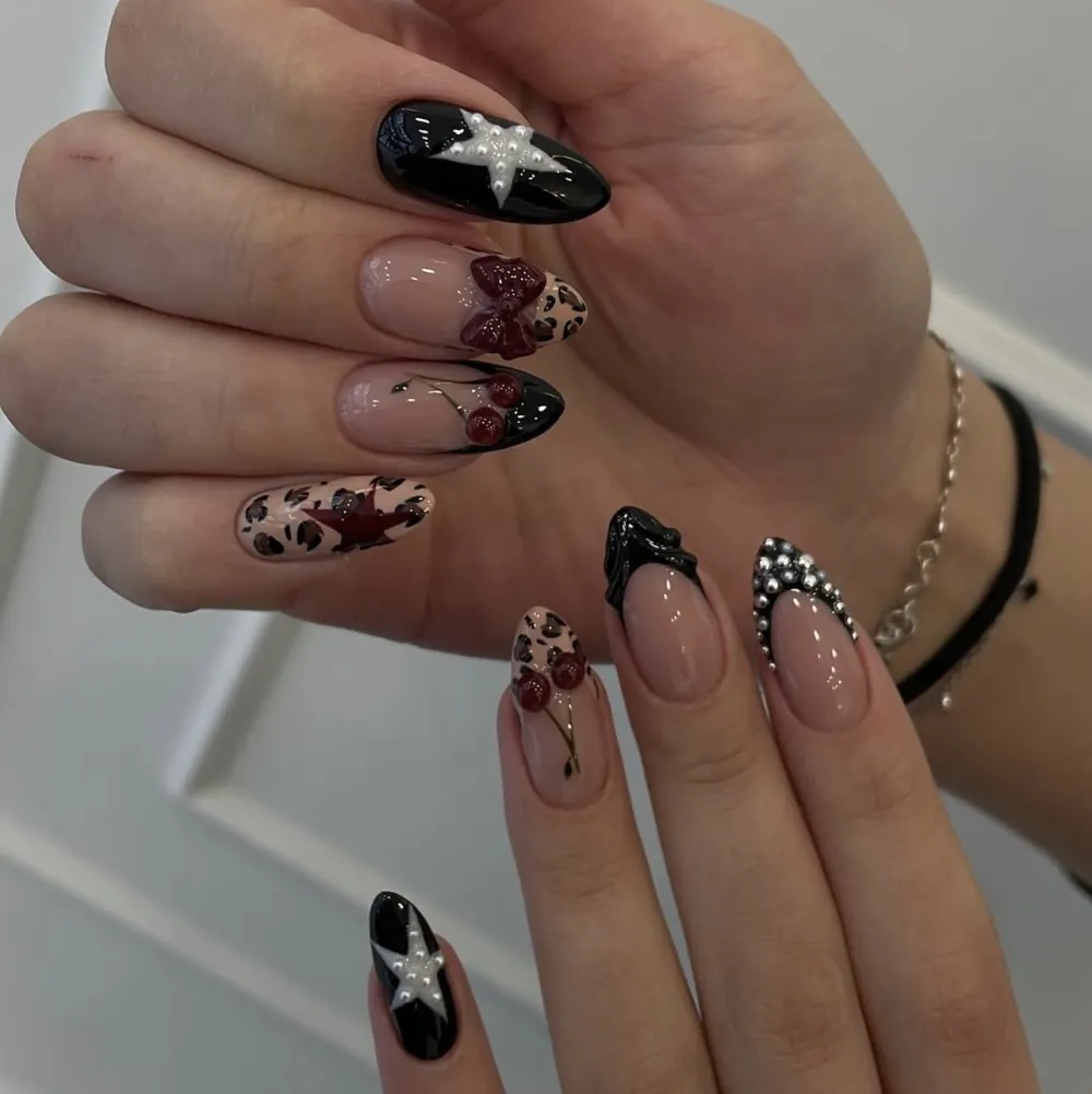 Nailhour 24Pcs Autumn 3D Resin Rhinestone Medium Almond Press On Nails