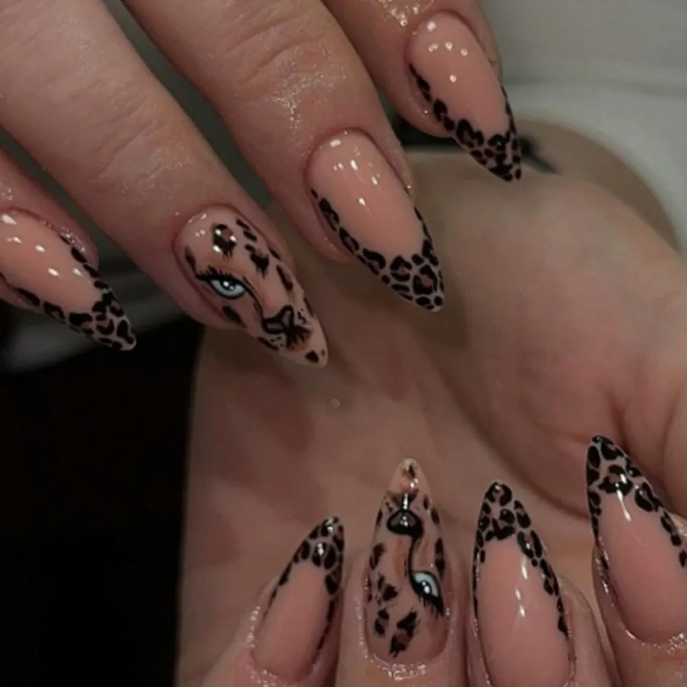 Nailhour 24Pcs French Vintage Brown Short Almond Press On Nails