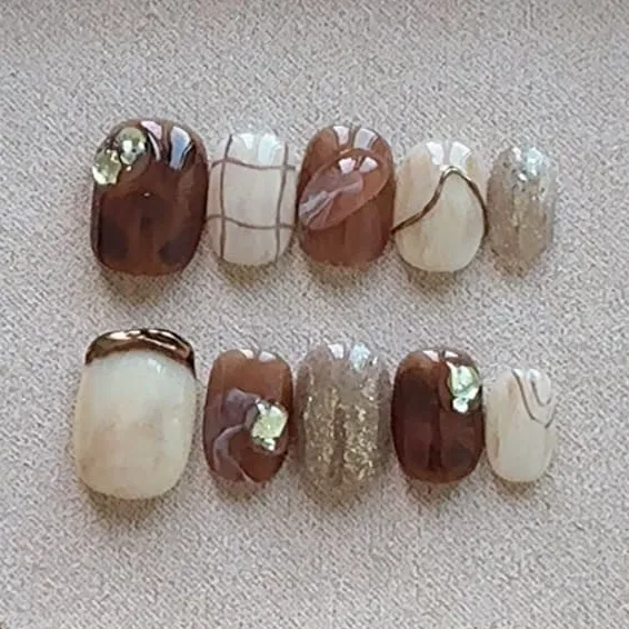 Nailhour 10Pcs 3D Multicolor Autumn Rhinestone Short Square Press On Nails