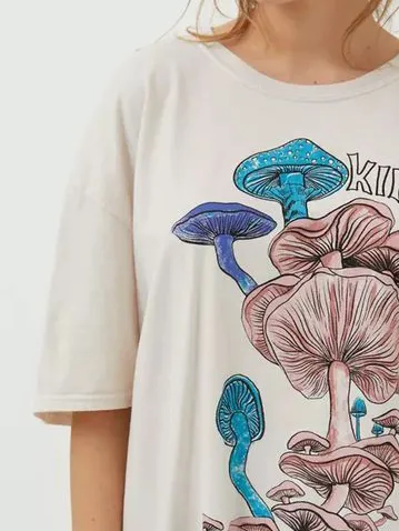 Mushroom Lettering Comfortable T-shirt