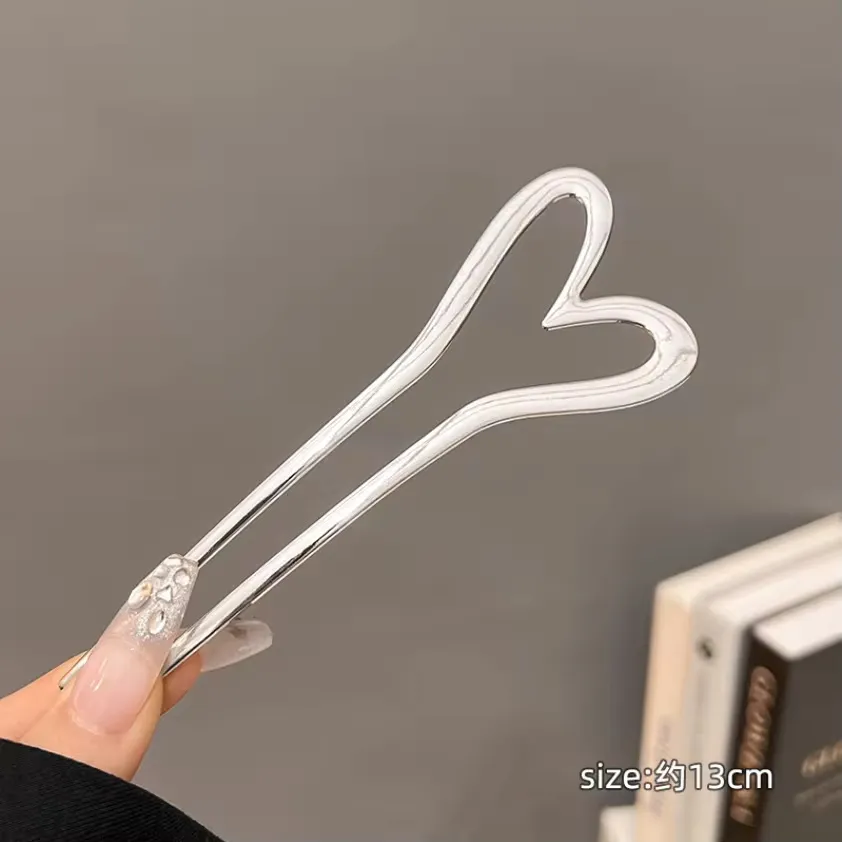 Heart-Shaped Simple And Versatile Hairpin