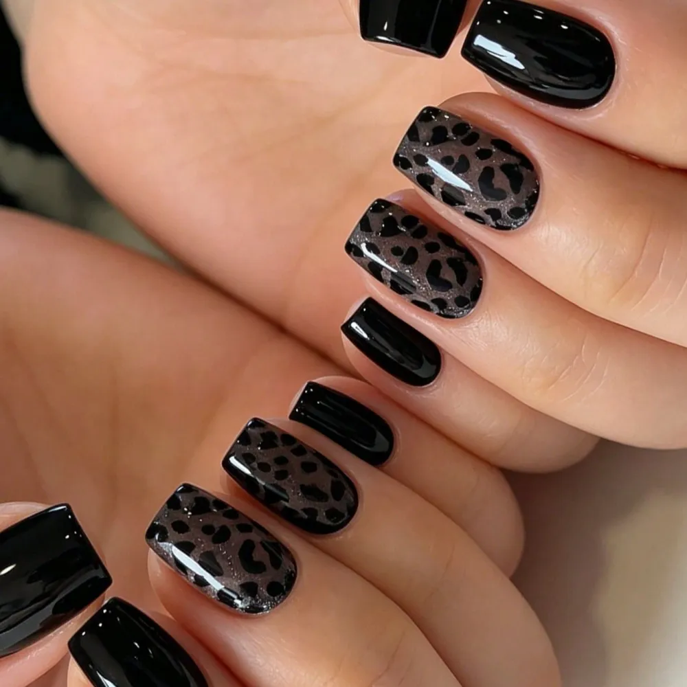 Nailhour 24Pcs Black Glitter Minimalist Short Square Press On Nails