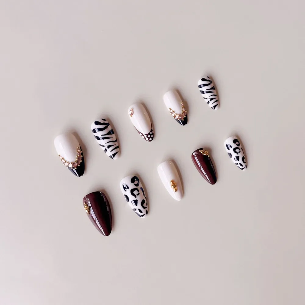 Nailhour 24Pcs Autumn 3D Gilded Short Almond Press On Nails