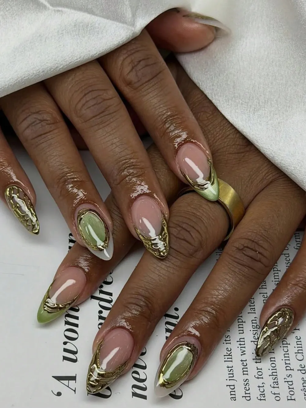 Nailhour 24pcs Green Gemstone Pearl Dopamine Color Scheme Almond Press On Nails