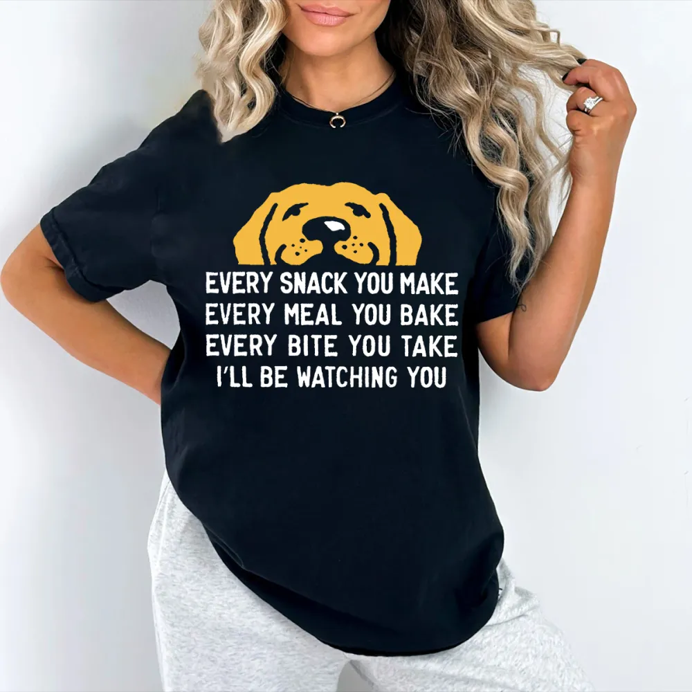 Snack Watching Dog Print T-Shirt
