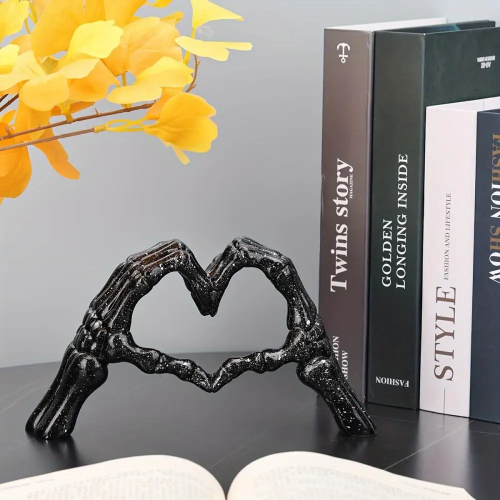 2pcs Halloween Skull Heart Hand Bone Figurine Resin