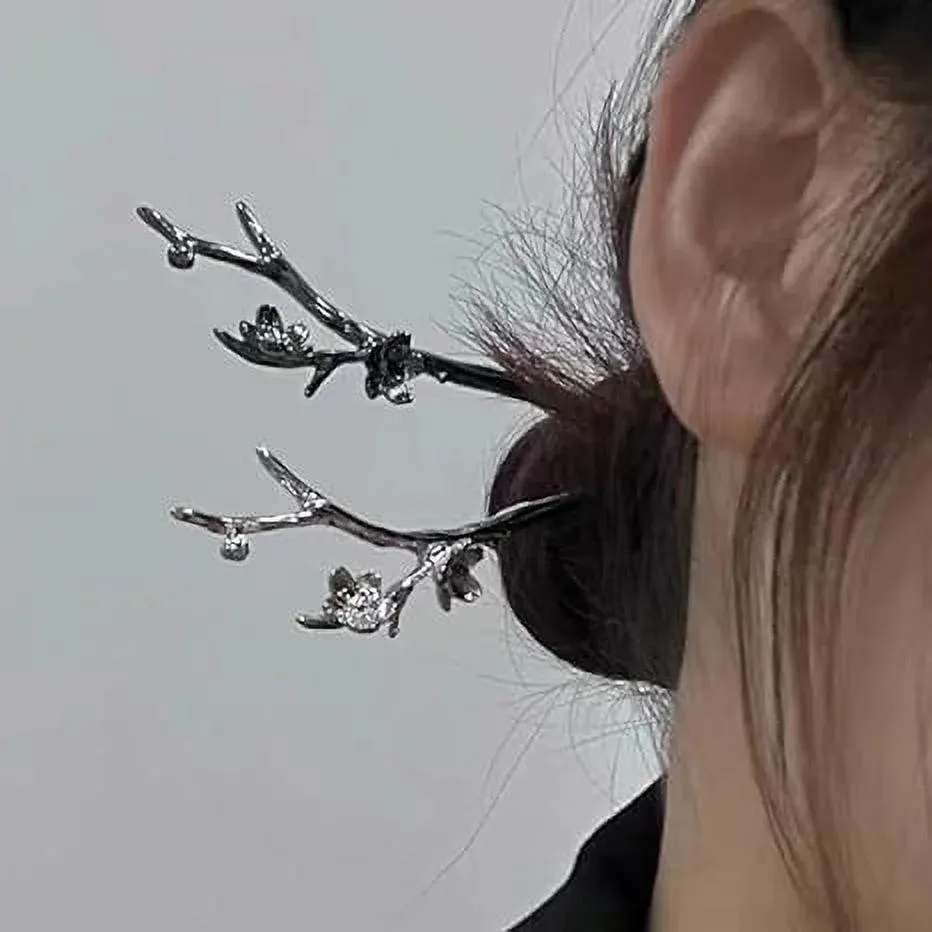 Retro Floral Relief Metal Long Hairpin