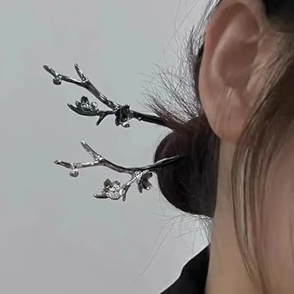 Retro Floral Relief Metal Long Hairpin