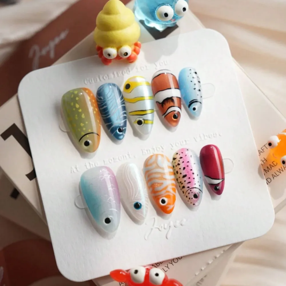 Nailhour 30Pcs Cat Eye Fish Medium Almond Press On Nails