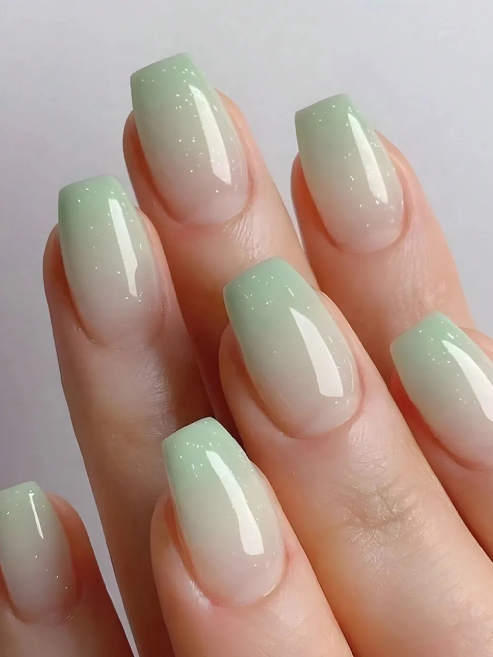 Nailhour Minimalist 24Pcs Green Daily Nude Gradient French Press On Nails