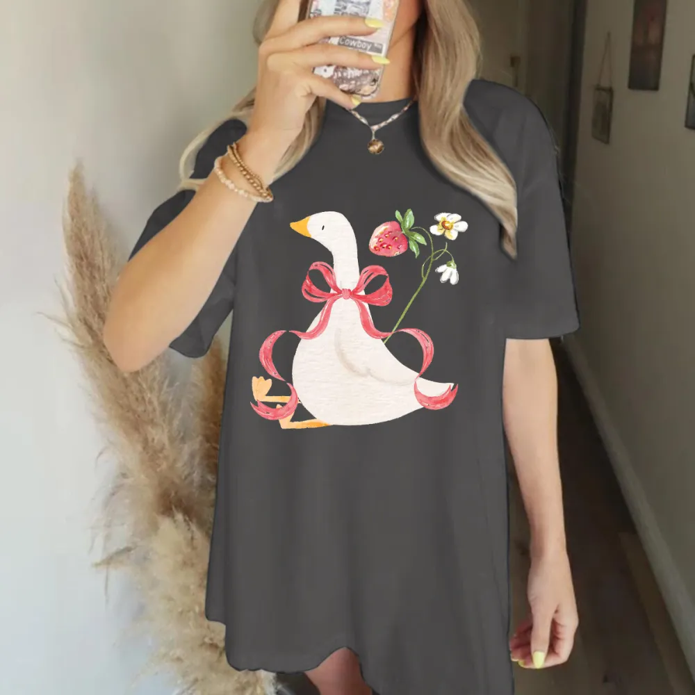 Casual T-Shirt Wwith Cartoon White Goose Pattern