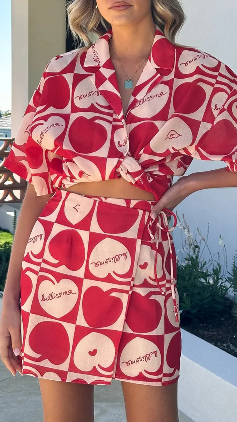 Red And White Lapel Shirt