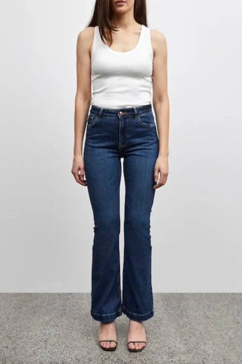 Classic Fit BootCut Jeans