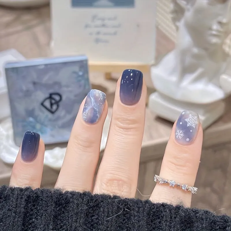 Nailhour 24Pcs French Winter Gradient Romantic Snowflakes Purple Short Square Press On Nails