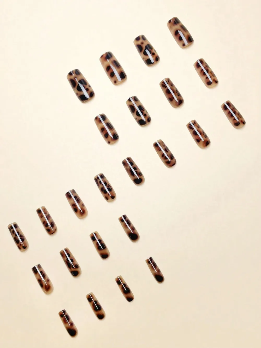 Nailhour 24Pcs Retro Leopard Print Medium Length Press-On Nails