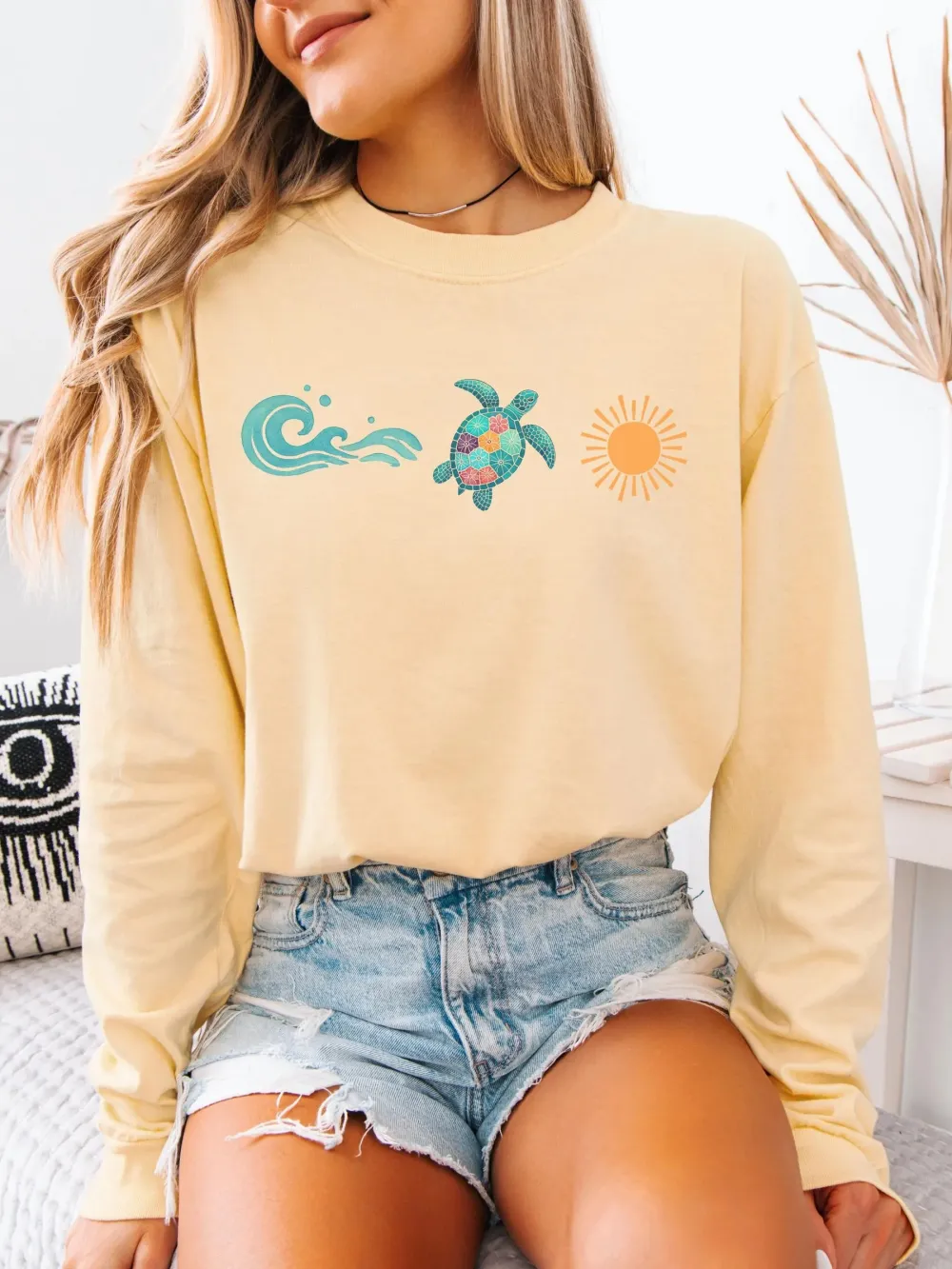 Colorful Sea Turtle Print T-Shirt