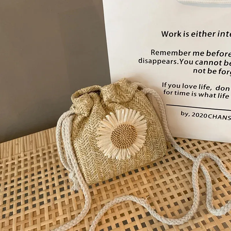 Daisy Decorative Woven Bag