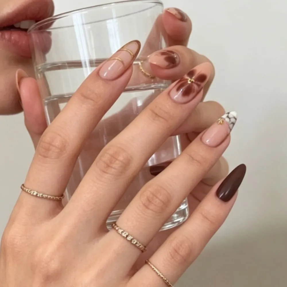 Nailhour 24Pcs French 3D Floral Medium Almond Press On Nails