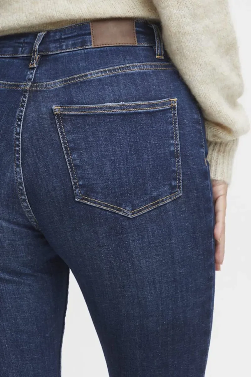 Classic Fit BootCut Jeans