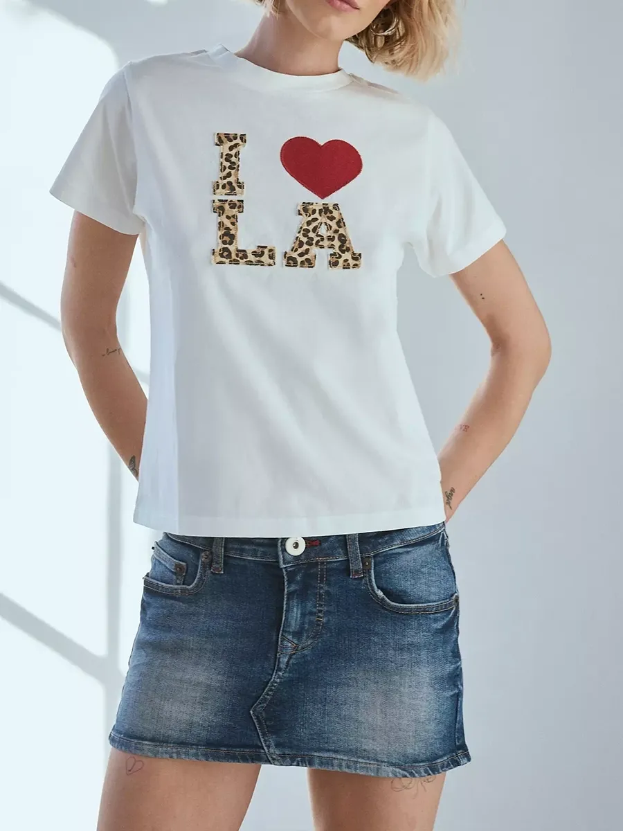 Women's Leopard Print Heart-Shaped Decal T-Shirt