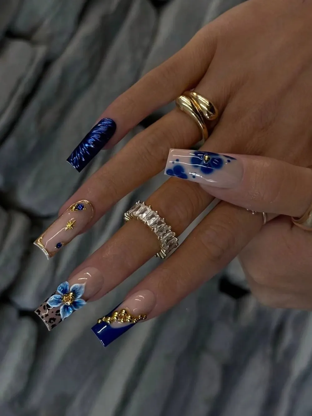 Nailhour 24pcs Coffin Shaped 3D Floral Petal & Golden Bead Accent Press-On Nails