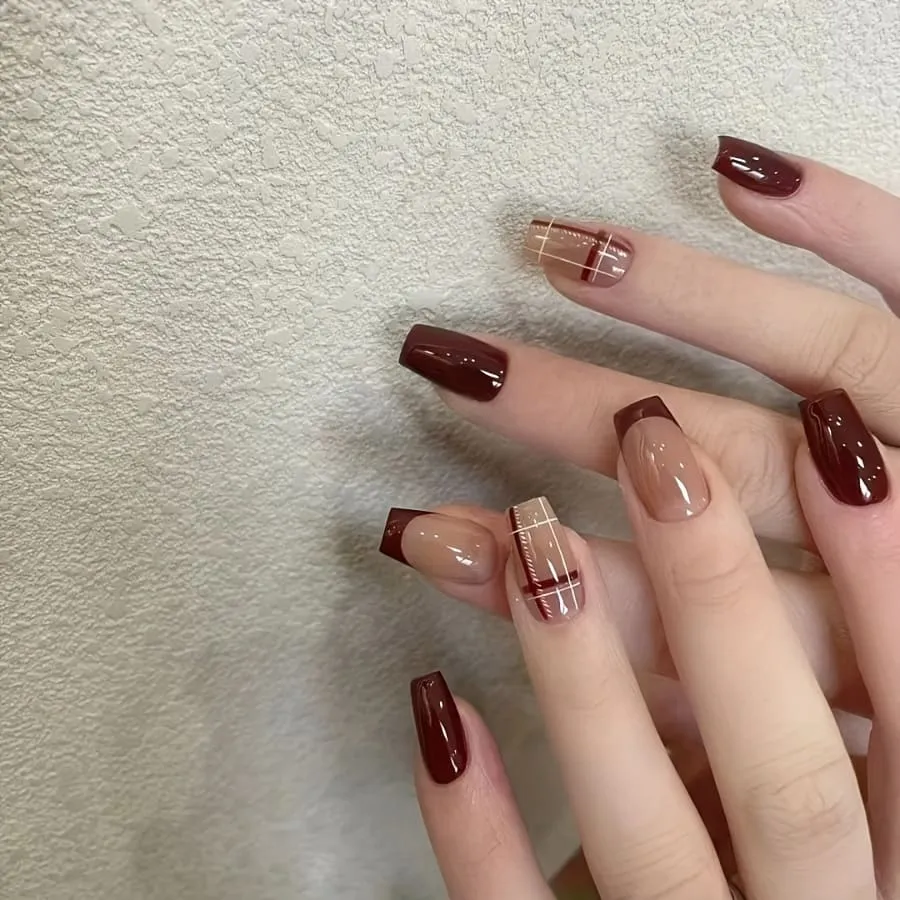 Nailhour 24Pcs Geometric Lines Minimalist French Red Short Square Press On Nails