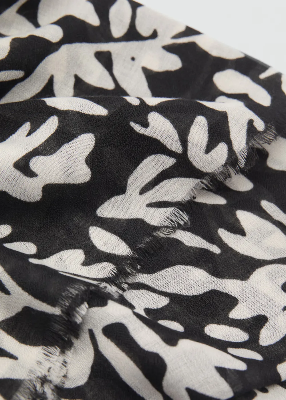 Black Casual Style Floral  Print  Scarf