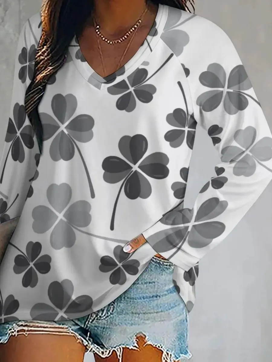 Minimalist Clover T-Shirt