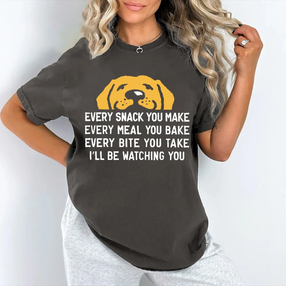 Snack Watching Dog Print T-Shirt