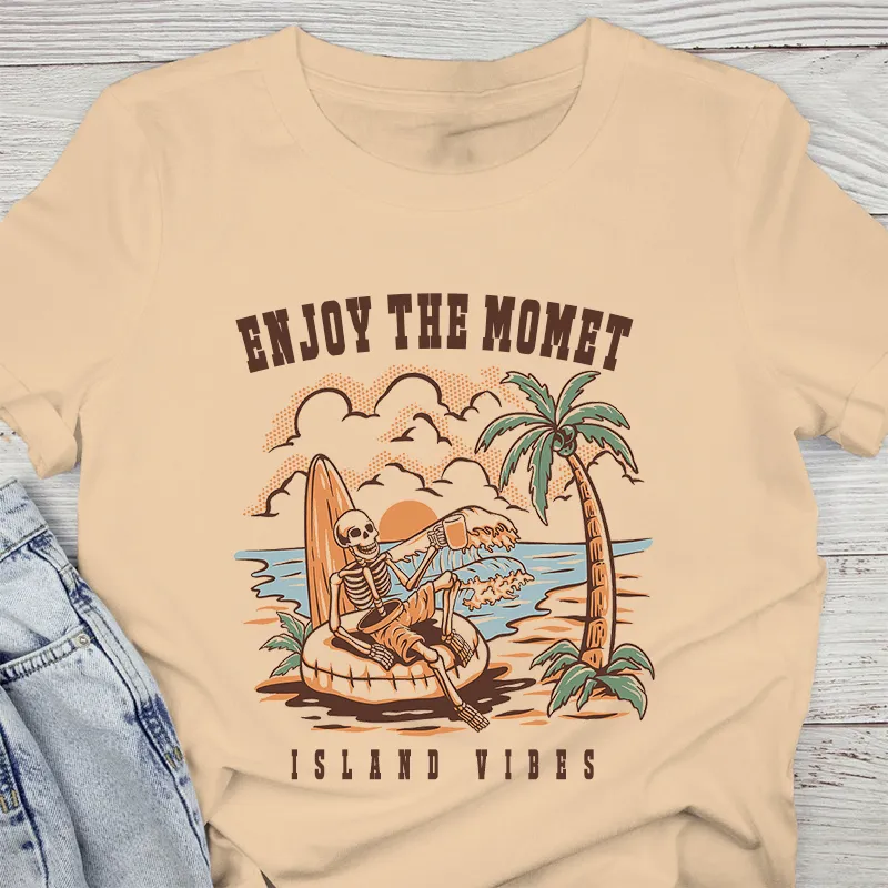 Island Vibe Moment - Enjoying Printed Tee
