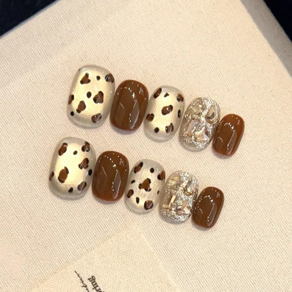 Nailhour 10Pcs Brown Handmade Rhinestone Cat Eye 3D Short Squoval Press On Nails
