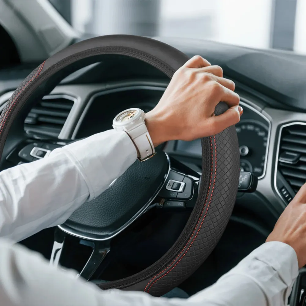 Black Minimalist Anti-Slip Car Steering Wheel Cover