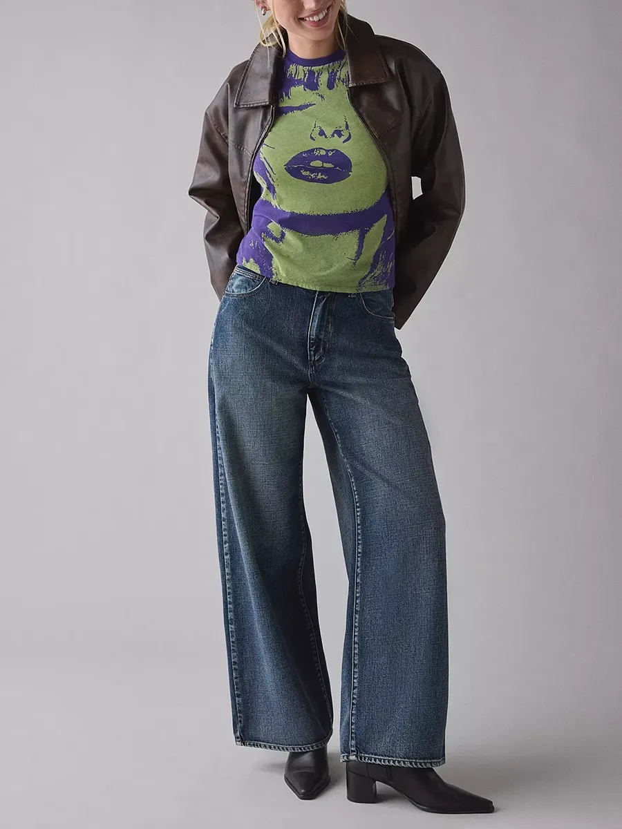 A Pure Cotton Short T-Shirt With Facial Print For Ladies
