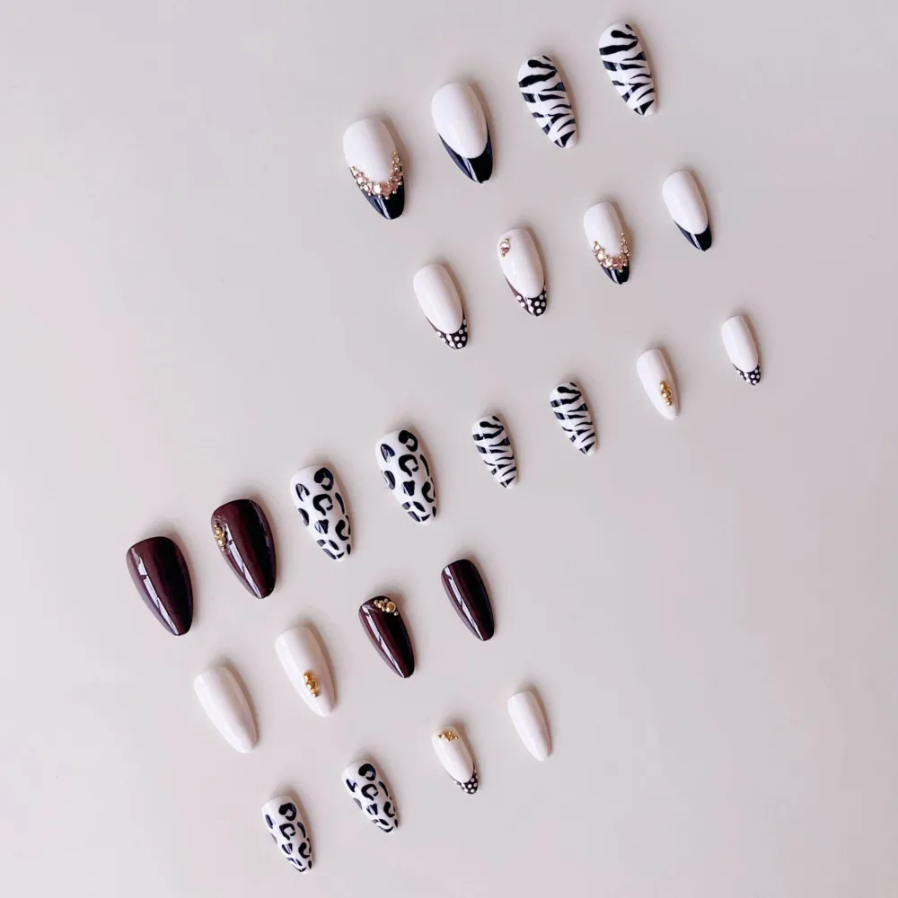 Nailhour 24Pcs Autumn 3D Gilded Short Almond Press On Nails