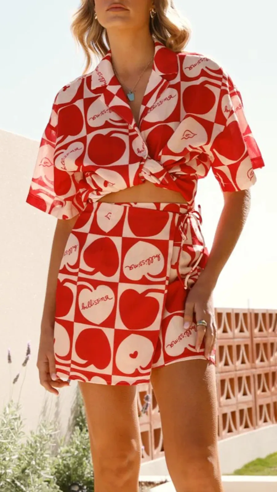 Red And White Lapel Shirt