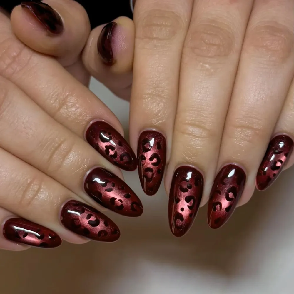 Nailhour 30Pcs Red Vintage French Medium Almond Press On Nails