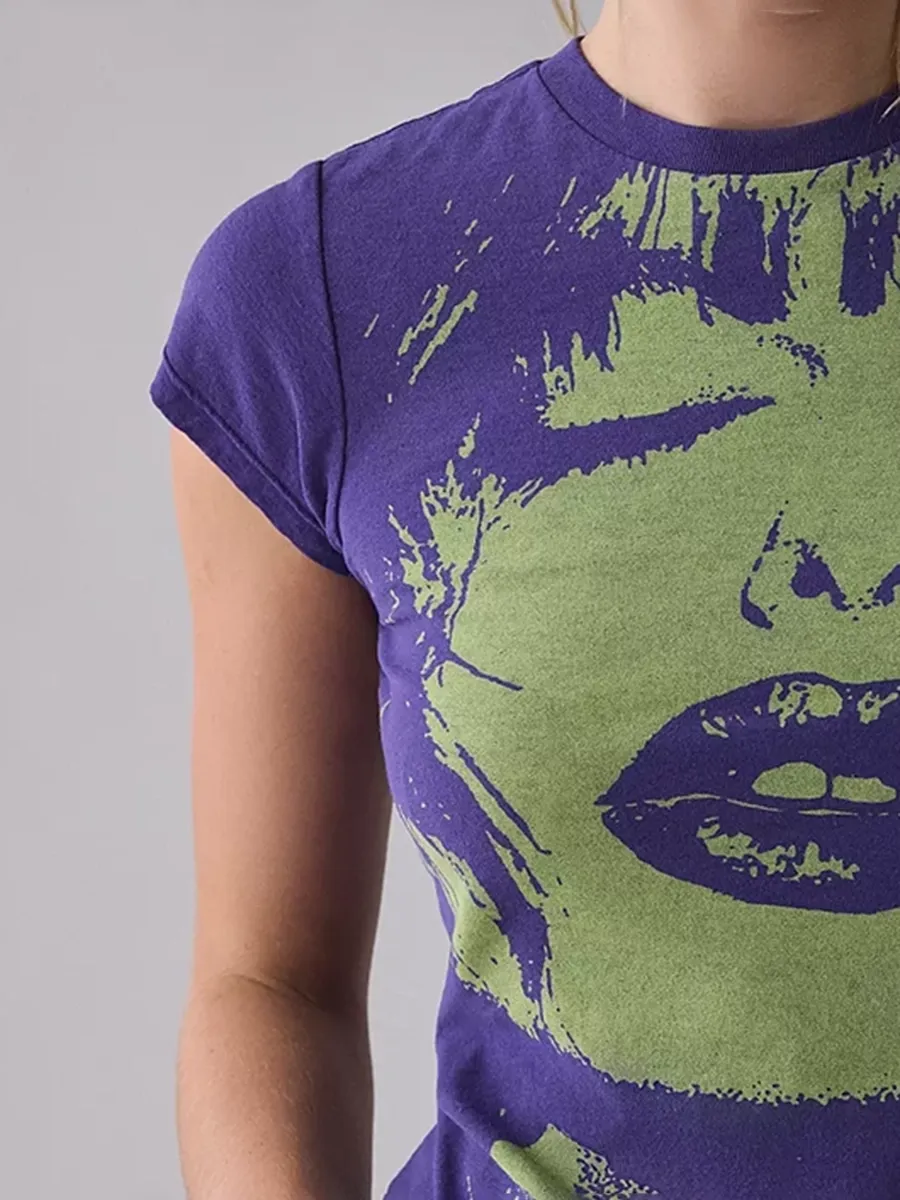 A Pure Cotton Short T-Shirt With Facial Print For Ladies