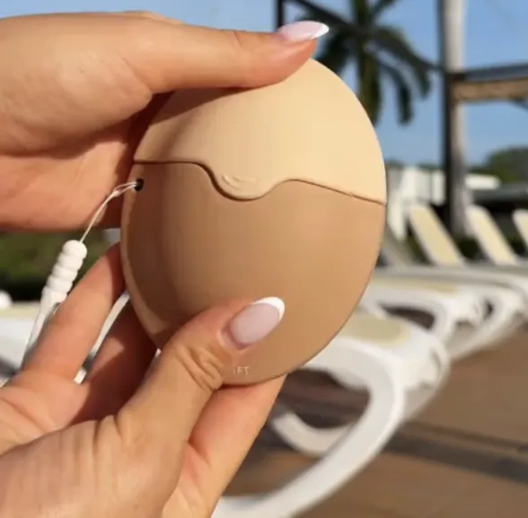 A magical tool for sun protection in summer: sunscreen applicator