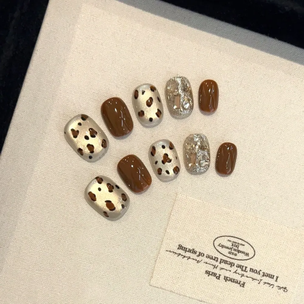 Nailhour 10Pcs Brown Handmade Rhinestone Cat Eye 3D Short Squoval Press On Nails