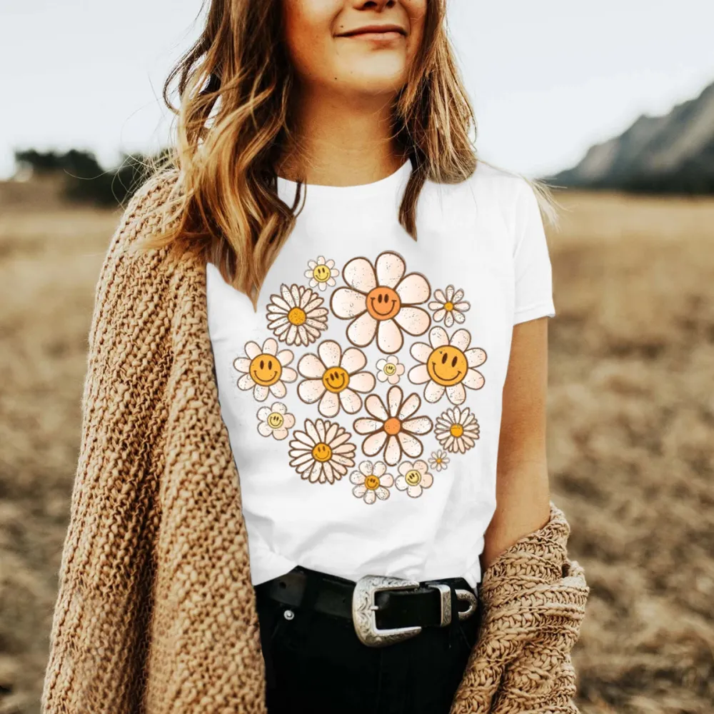 Vintage Daisy Smiley Face Women's T-Shirt