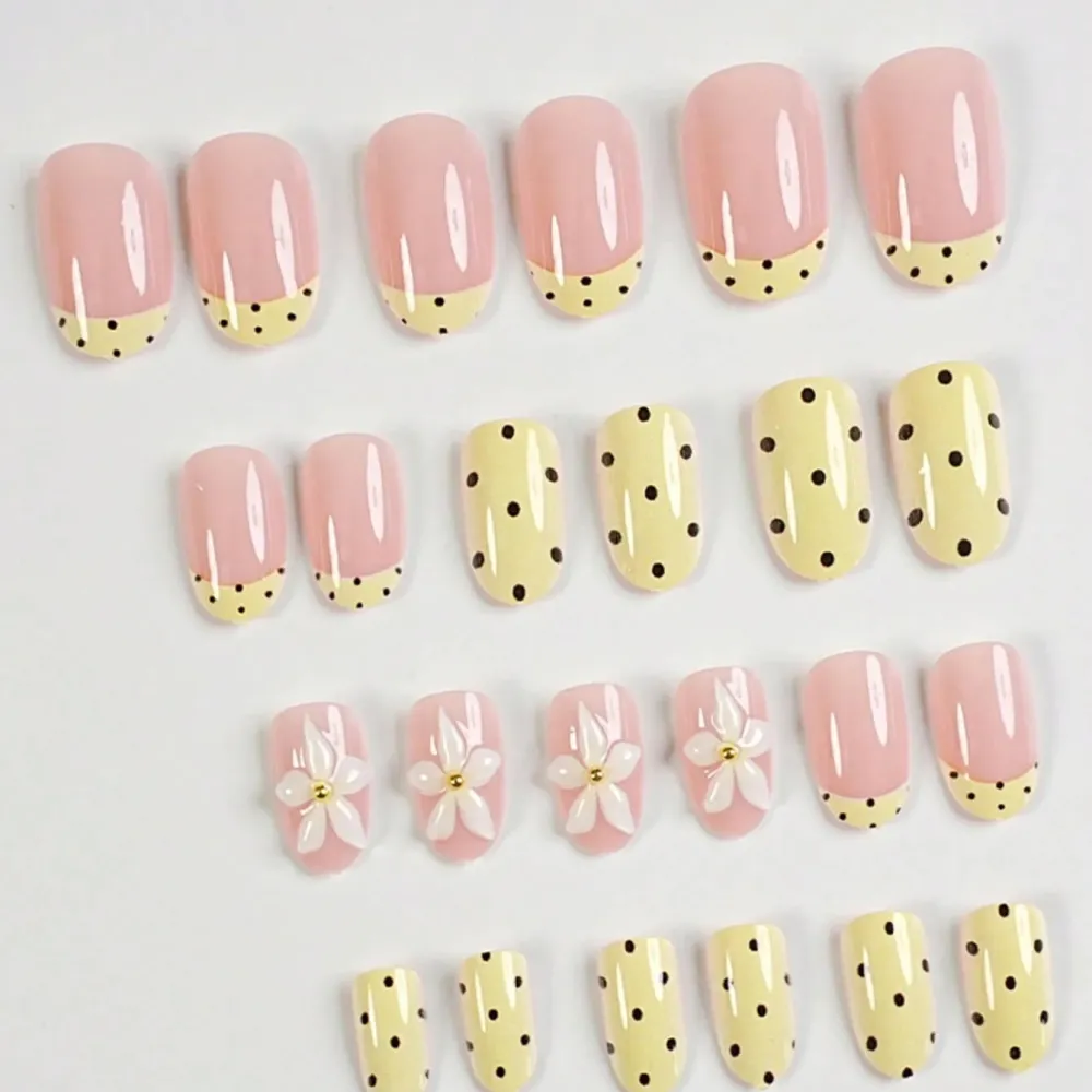 Nailhour 24Pcs French Medium Oval 3D Resin Floral Press On Nails