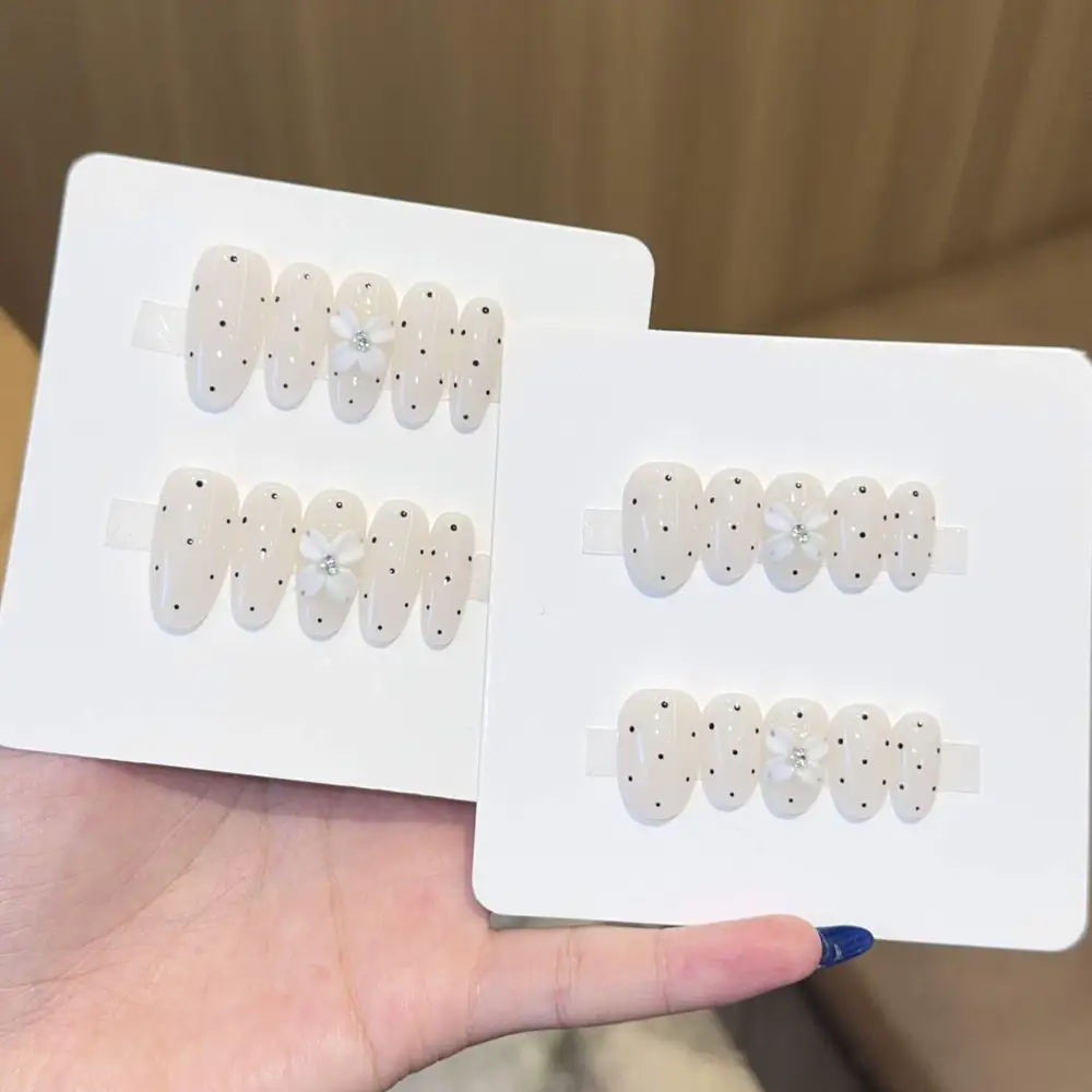 Nailhour 10Pcs Handmade White 3D Floral Medium Oval Press On Nails