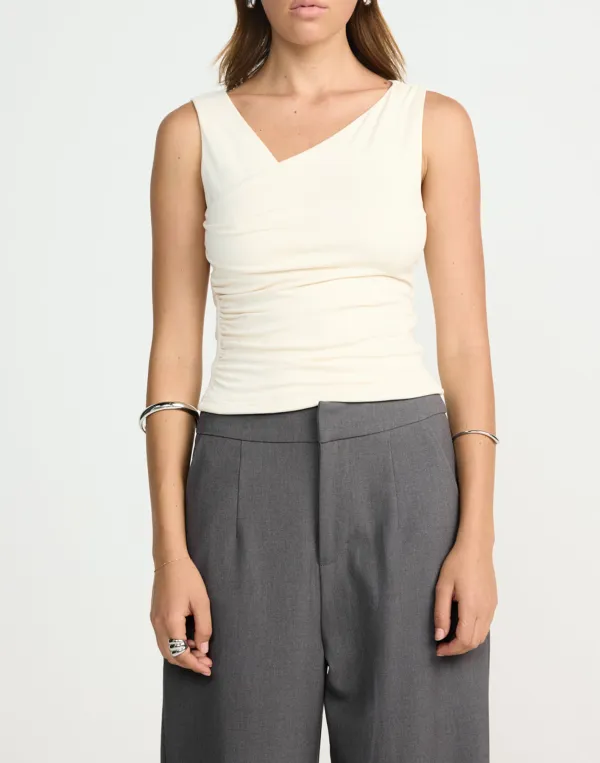 Breathable Smooth V-Neck Knitted Vest
