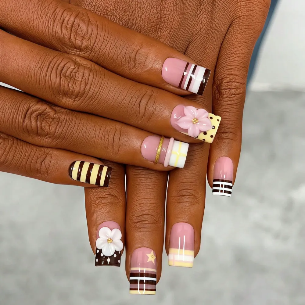 Nailhour 10Pcs Handmade Short Square Cute Pink Flower Press On Nails
