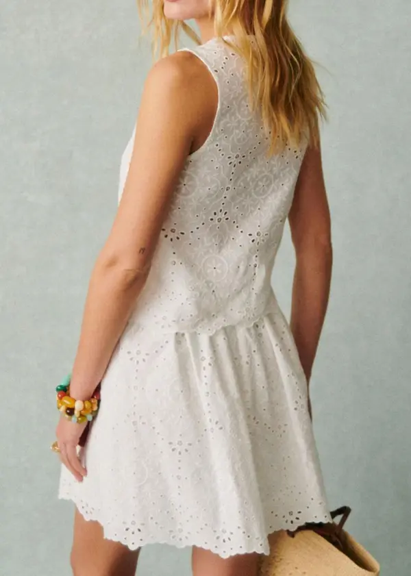 Solid Color Sleeveless Embroidered Top